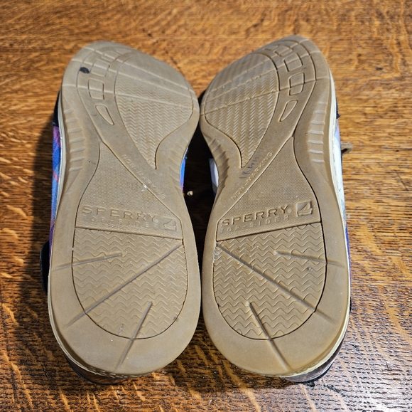 Sperry Navy and Plaid Boat Shoes 9 - Picture 6 of 9